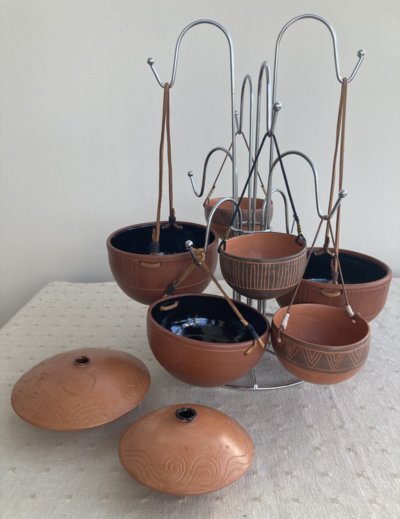 Item 15- 2x single stem vases
