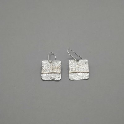 Square reticulated drop earrings